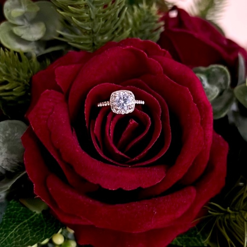 Stunning Square Women’s Zircon Engagement/Cocktail Ring NEW